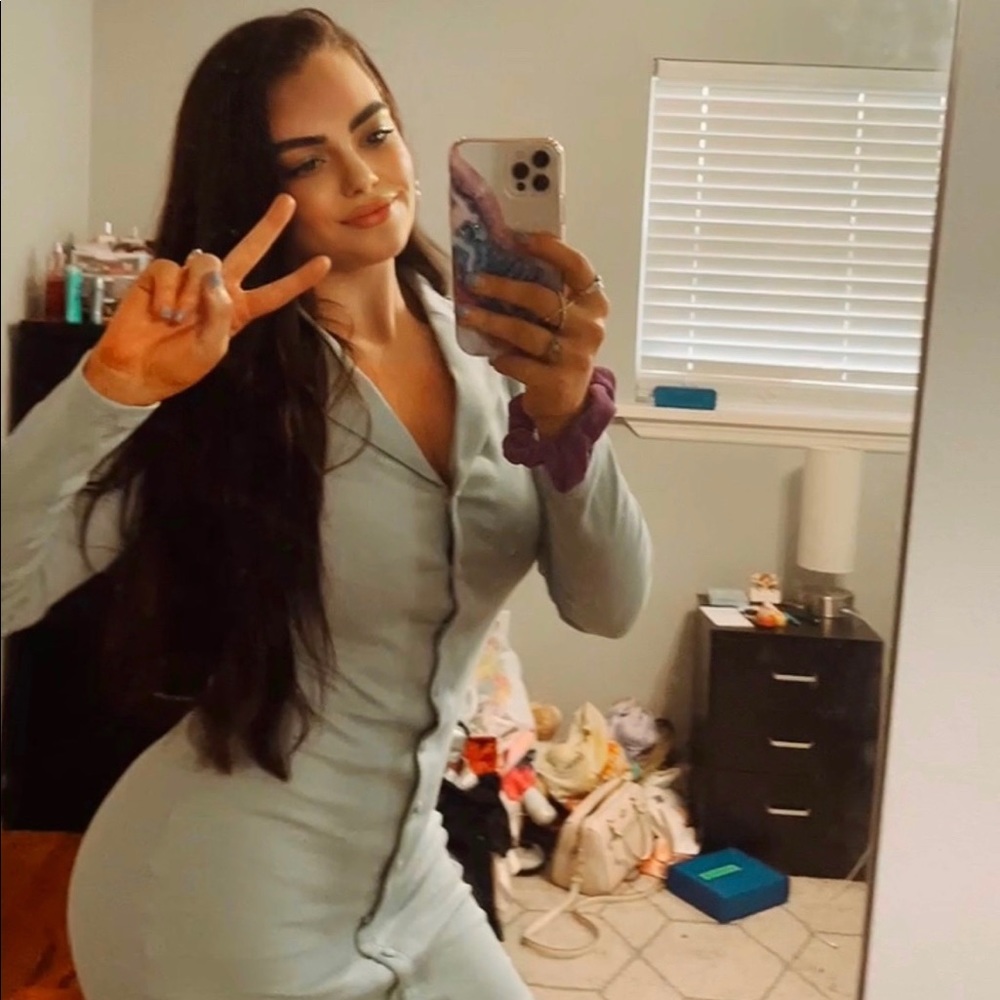 Meet your Posher, Leah